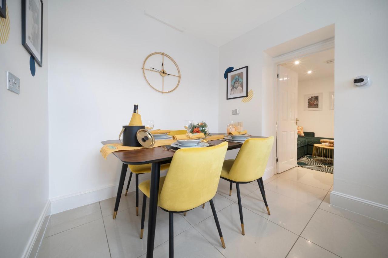 1 Bed House, Free Parking, 15 Minutes From Cheltenham Races Gloucester Luaran gambar