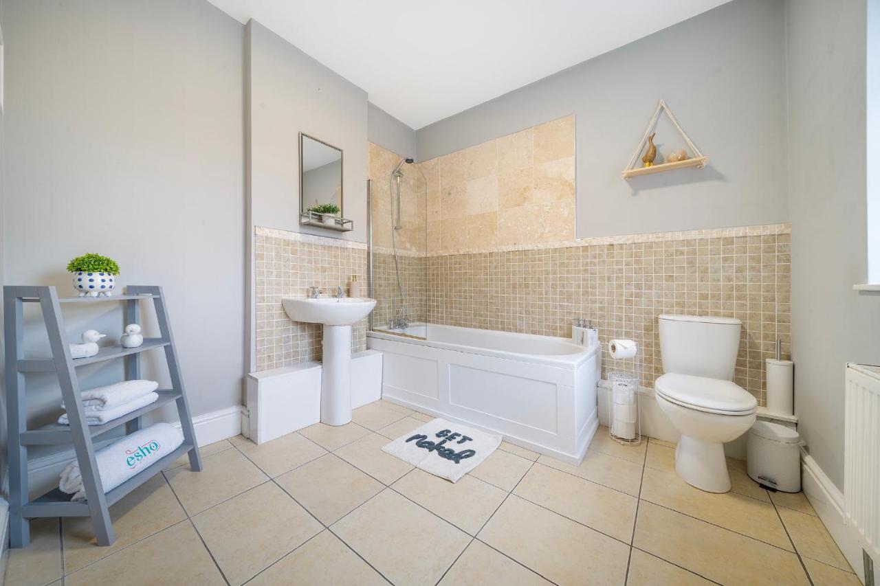 1 Bed House, Free Parking, 15 Minutes From Cheltenham Races Gloucester Luaran gambar