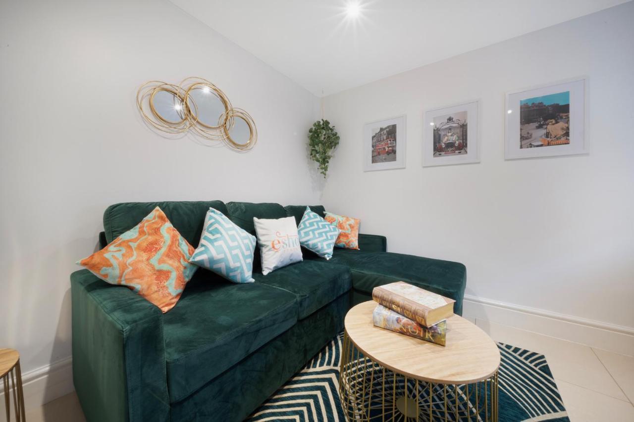 1 Bed House, Free Parking, 15 Minutes From Cheltenham Races Gloucester Luaran gambar