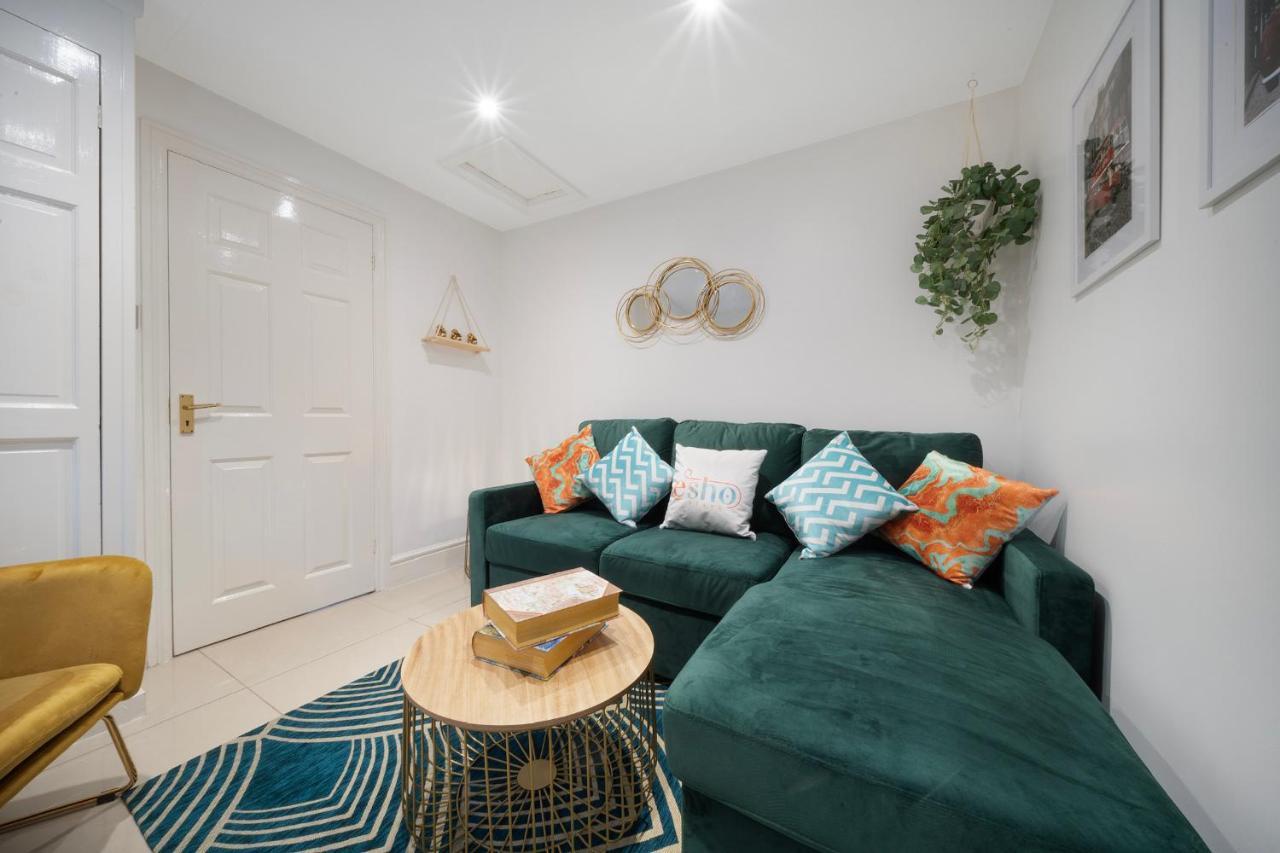1 Bed House, Free Parking, 15 Minutes From Cheltenham Races Gloucester Luaran gambar