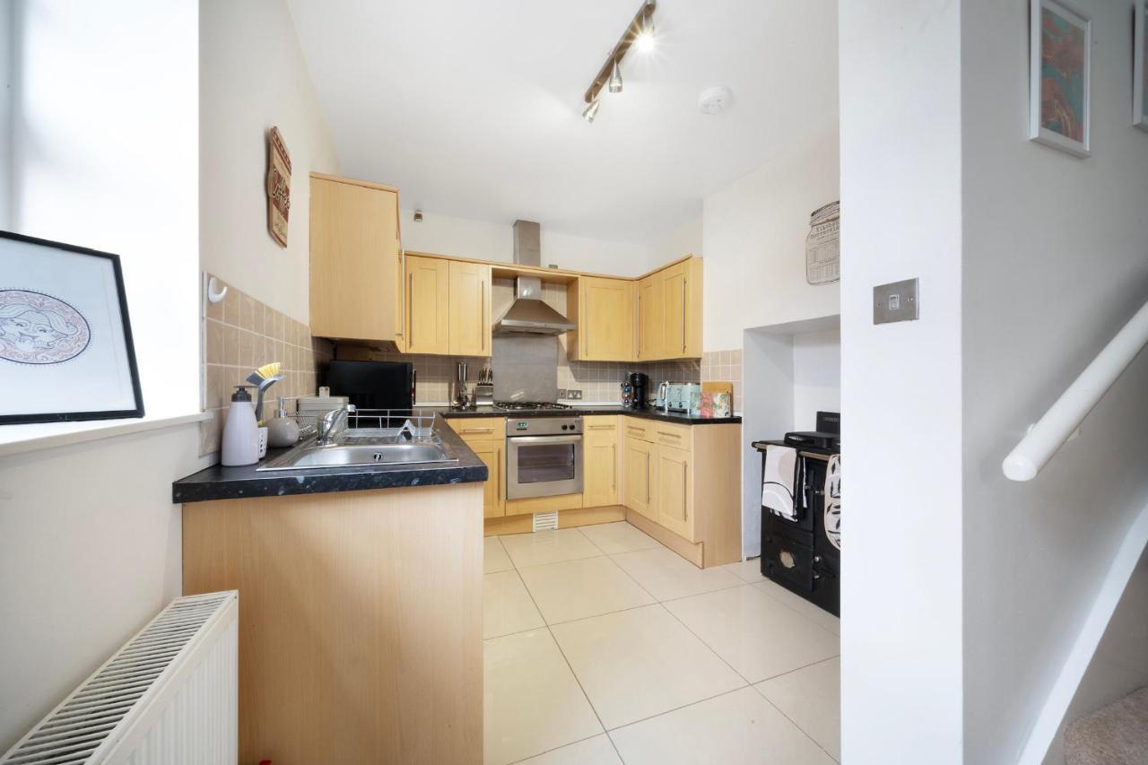1 Bed House, Free Parking, 15 Minutes From Cheltenham Races Gloucester Luaran gambar
