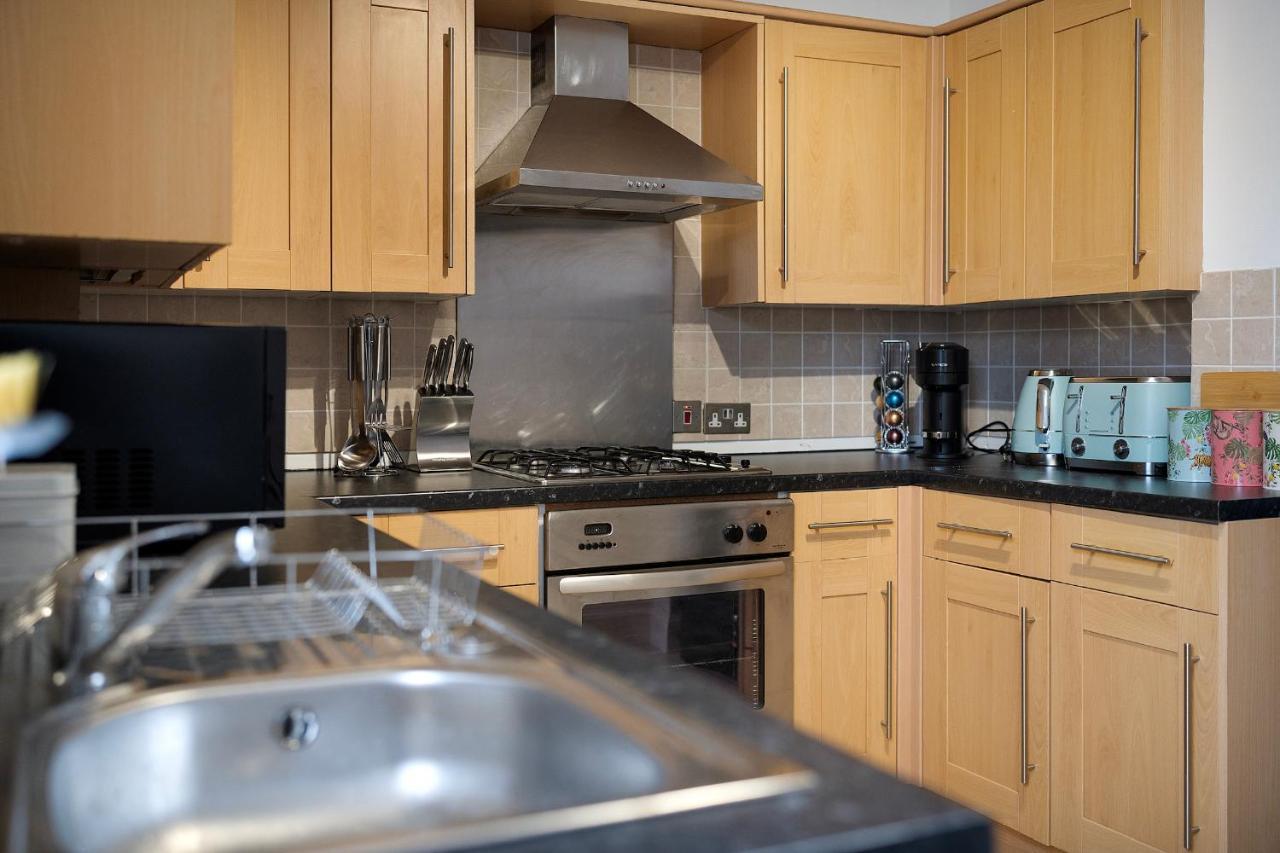 1 Bed House, Free Parking, 15 Minutes From Cheltenham Races Gloucester Luaran gambar